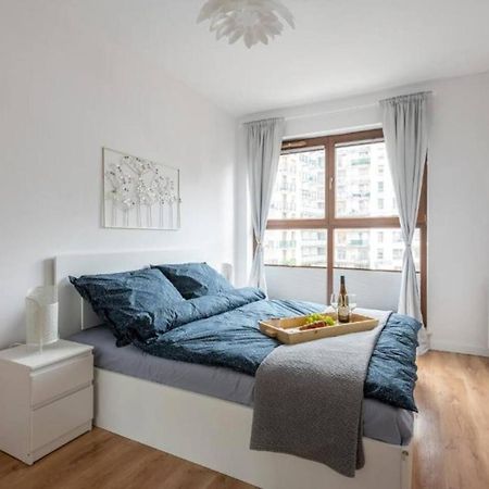 Woronicza 33B: Private Apartment with Separate Bedroom, Balcony & Free Parking Warsaw Exterior photo