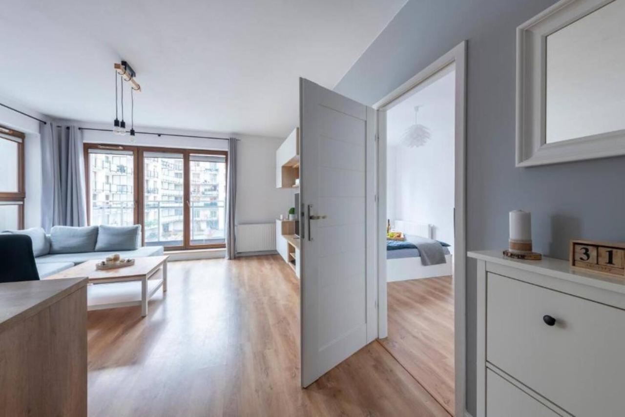 Woronicza 33B: Private Apartment with Separate Bedroom, Balcony & Free Parking Warsaw Exterior photo